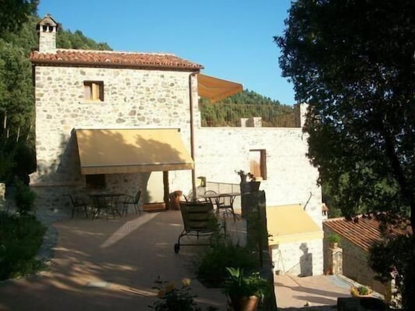 Casa Soprana - terrace and entrance