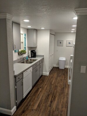 Kitchen & Laundryroom