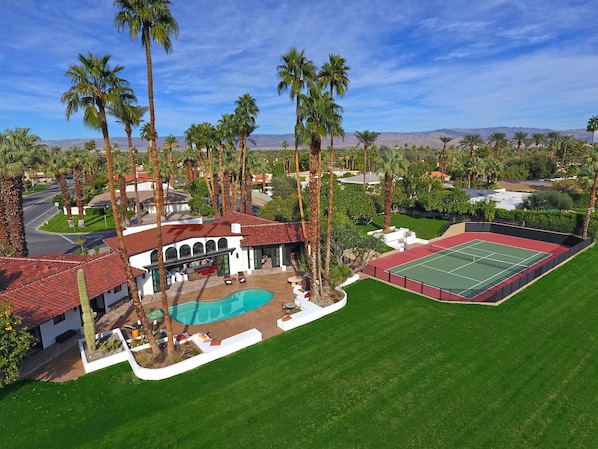 Drone picture of the Dorado Vida Estate house and property