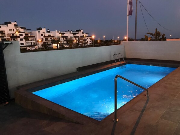 Private Pool (8mx3m)