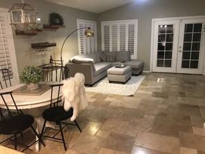 living room
