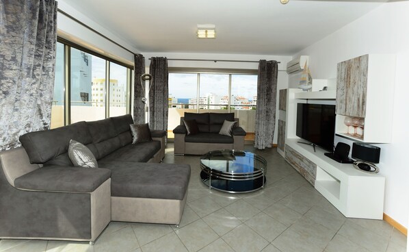 Living Room with 58" Smart HD TV
