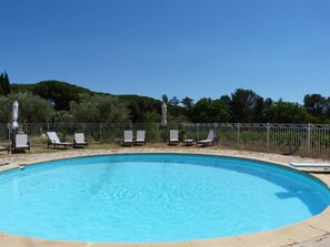 La piscine du domaine