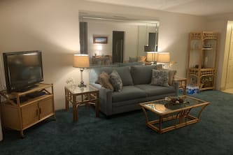 Maui Sunset B222 Upgraded 2 BR Oceanfront Condo Large lanai