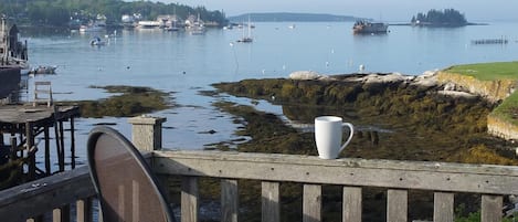 Not everyone visiting the harbor will have this morning coffee view! 