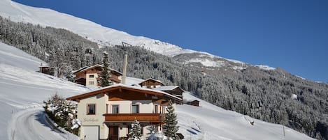 Haus Grübelspitz im Winter