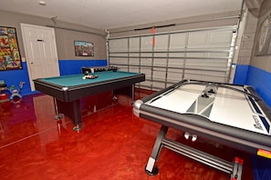 With this super games room the kids will never be bored