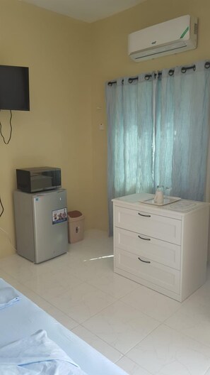 Small Refrigerator, microwave and coffee maker!!