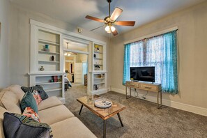 Living Room | Free WiFi