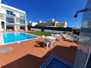 pool, bbq, garden furniture