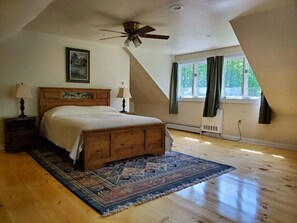 Master Queen Bedroom
