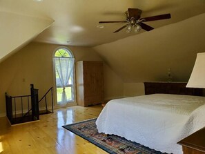 Master Queen Bedroom
