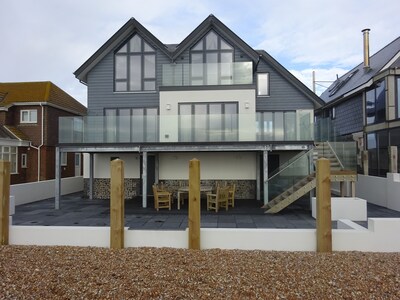 "Seacrest" Camber -  beachside property with uninterupted sea views