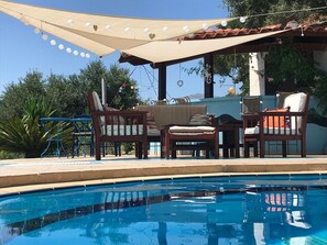Relax and enjoy a drink or use the bbq
