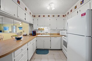 A fully stocked kitchen makes meal preparation a breeze.