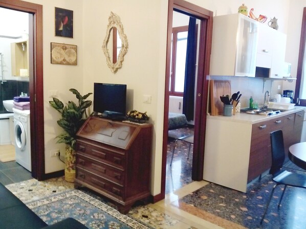 general view of the apt.