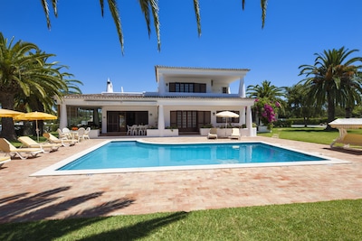 Villa con piscina privada en zona rural tranquila, a solo 5 minutos de Albufeira