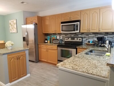 5 minutes drive to nr. Siesta Key 2BR /1BA condo.Sienna Park.heated pool