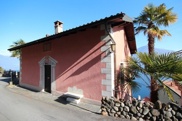 Casa Lago Azzurro mit Zufahrt bis zum Haus