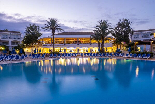 Front of property - evening/night