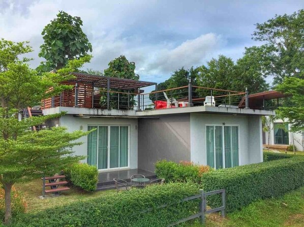 2 Bedrooms Villa with Sea View  (B1)