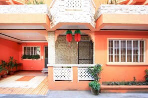 3-BR Family Townhouse Near Picnic Grove