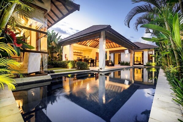 SEMINYAK,Great Value,7 Bdr,Near Beach