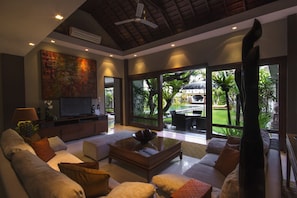 Orange C 2 Bedroo Prime Villa, Seminyak