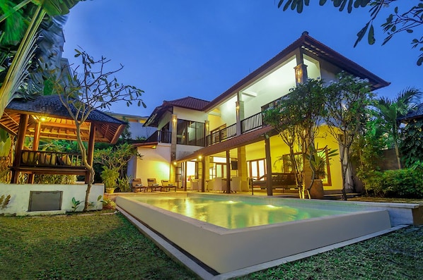 Magical Estate, Walk to Seminyak Beach