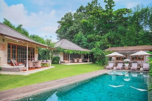 Canggu Luxury Villa & Rice Field Views