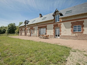 Property, House, Home, Building, Real Estate, Estate, Rural Area, Farmhouse, Architecture, Cottage
