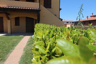 Beautiful four-room apartment with 2 bathrooms and A. C 5 minutes from the Gulf of Baratti!