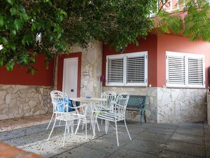 Terrasse im Eingangsbereich 