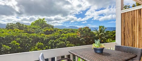 Lanai Seating with View