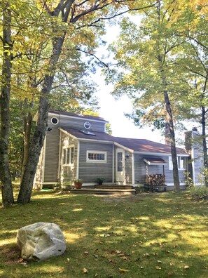 Entrance to cottage 