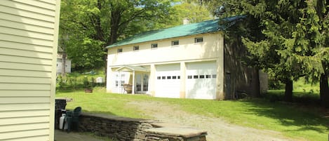 Guest House  in the town of Thompson PA is comfortable summer or winter.