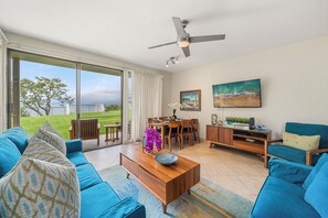 Napili Point B44 living room 1