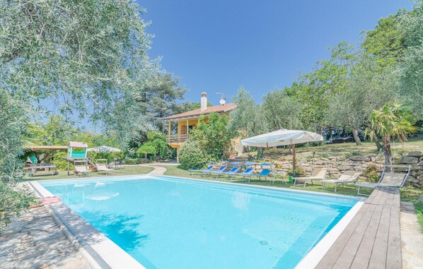 pool