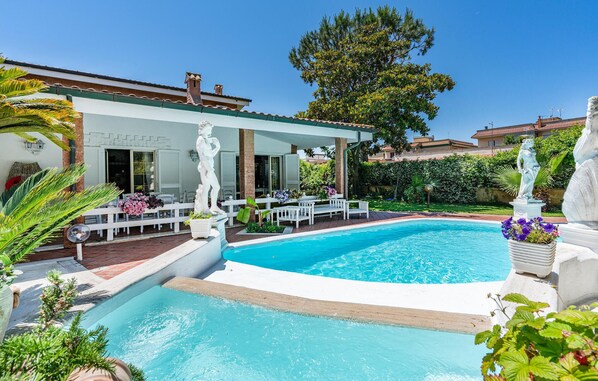 pool