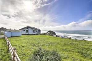 Exterior Space | Driveway Parking (2-3 Vehicles) | Oceanfront Deck