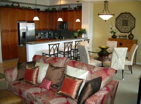 Livingroom/Dining Room/Kitchen