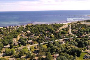 Just steps away from Keyes Memorial Beach!.