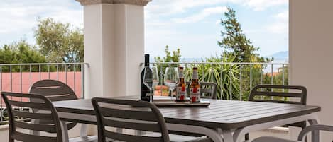 terrazza coperta e vista mare