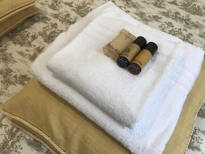 Bathroom amenities