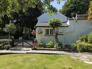 Secure peaceful garden 