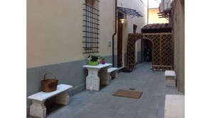 Cortile ingresso