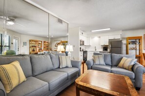 Sandpiper 14B Living Area