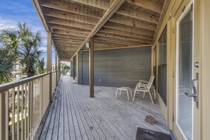 Sandpiper 11B Balcony