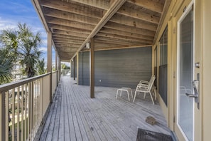Sandpiper 11B Balcony