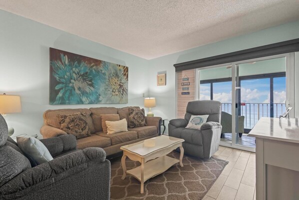 Gulf Tower 8C Living Area
